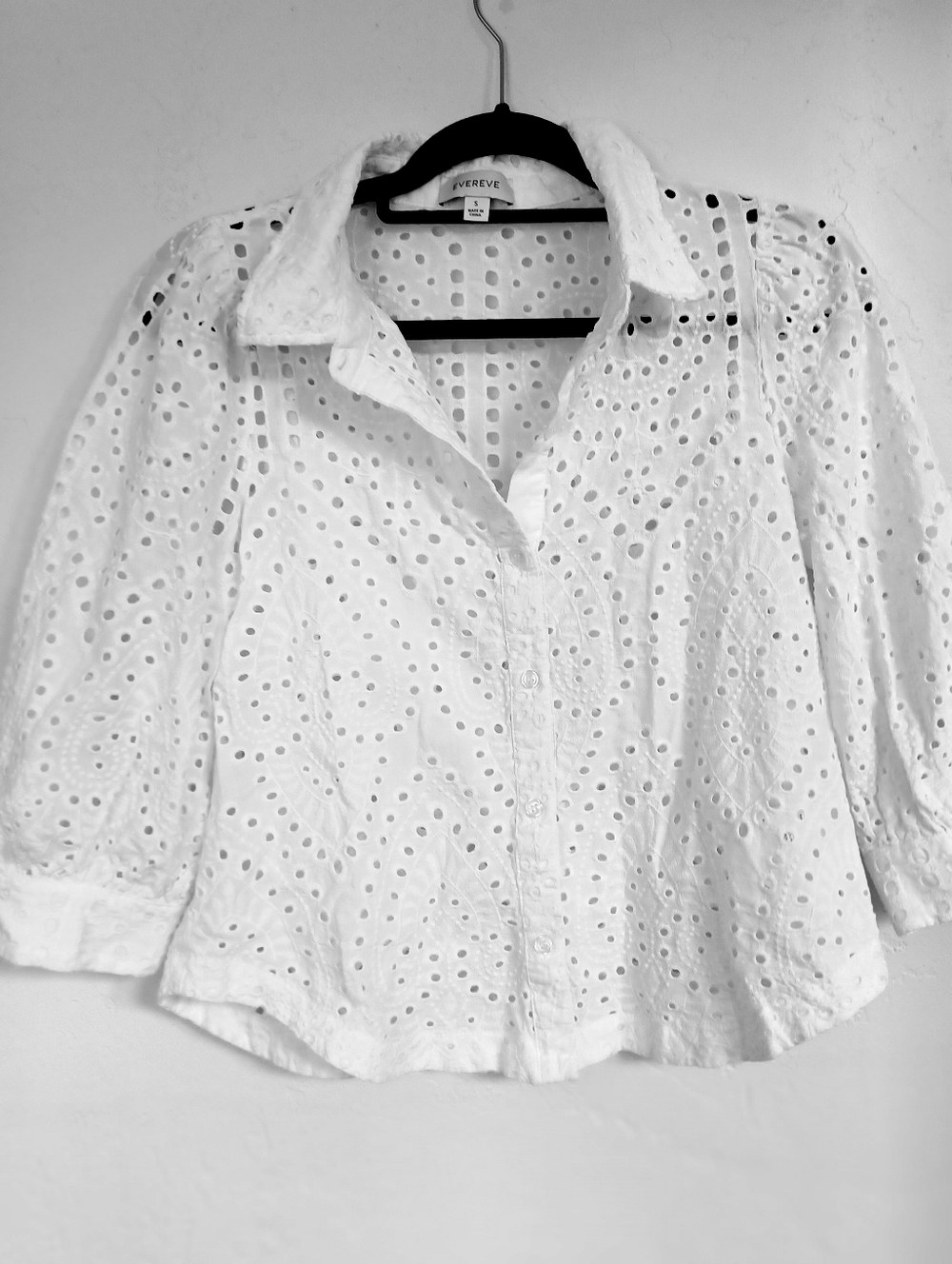 Evereve White Cotton Eyelet Button-Down Blouse